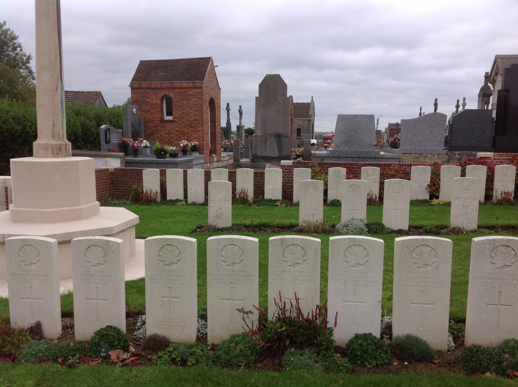 Hinges Military Cemetery with rows of gravestones