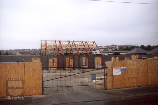 The construction of Stanley Community Centre and Library A colour photograph showing the construction of Stanley Community Centre and Library on Lake Lock Road, Stanley between 1989 and 1990. Internal Reference: ST