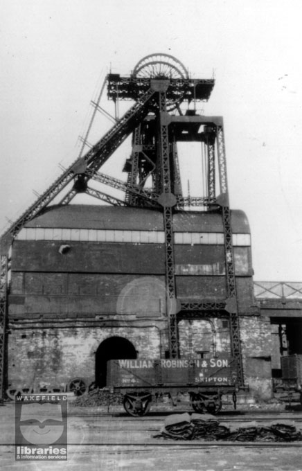 A black and white photograph which shows part of Sharlston Colliery.  Internal Reference: WR (LS) Sharlston Collection